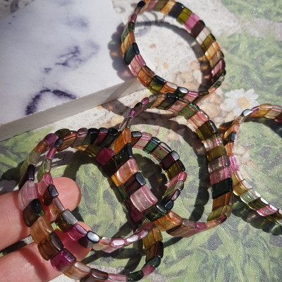 Vòng Tay Vip Đá Tourmaline Bản Khúc Chất liệu đá Tourmaline tự nhiên Vòng màu đa sắc bóng đều đẹp nữ tất cả các mệnh đeo tay may mắn tài lộc đẹp ạ