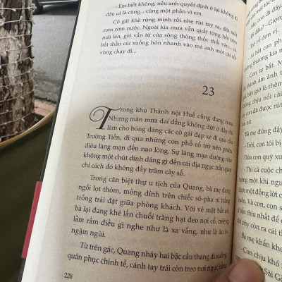 [Ấn bản kỷ niệm 80 năm Cách mạng tháng Tám và Quốc khánh 2/9] MƯA ĐỎ – Chu Lai – Vietnambook