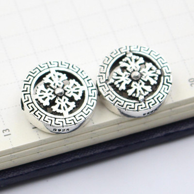 Charm bạc tròn họa tiết bánh xe pháp luân xỏ ngang - Ngọc Quý Gemstones