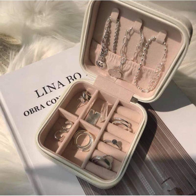 Hộp đựng trang sức mini bằng da