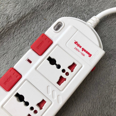 Ổ cắm Điện Quang ĐQ ESK SM740SL (4 lỗ 3 chấu)