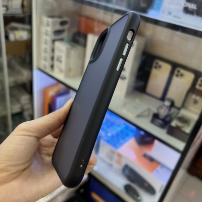 Ốp lưng Likgus lưng nhám chống sốc tốt dành cho iPhone 11 - hàng chính hãng