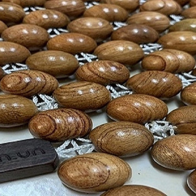 Chiếu Hạt Gỗ Hương Mộc Cao Cấp - Kích Thước 1,5mx1,9m hạt 1.8cm ( video , hình thật )