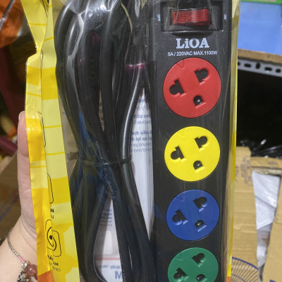 Ổ cắm kéo dài phổ thông LiOA 4 ổ cắm (4TS3-2 4TS5-2)