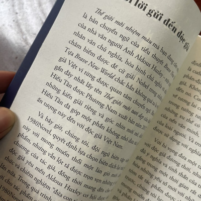 THẾ GIỚI MỚI NHIỆM MÀU - Aldous Huxley - 1980 Novel dịch – 1980 Books  – Thanh Niên – Bìa mềm