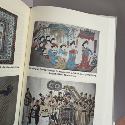 (Tranh in màu, Bìa cứng) PHẬT TẠI ĐÔN HOÀNG – Đoàn Văn Kiệt – Bùi Bá Quân dịch – NXB ĐHQG