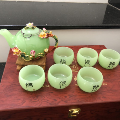 Bộ ấm trà chạm hoa sen đá ngọc cẩm thạch xanh