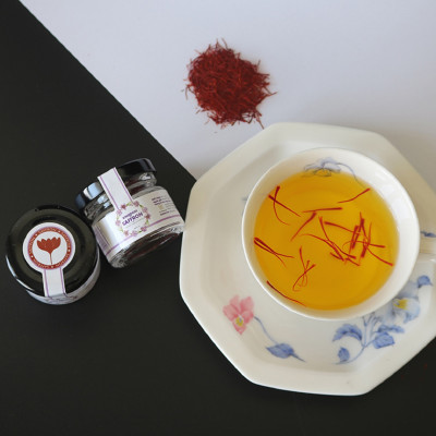 Combo 10 hộp (hộp/1gr) saffron Kingdom Herb, nhụy hoa nghệ tây Iran chính hãng super negin thượng hạng - Tặng táo đỏ Tân Cương 55g, bình nước và nhíp gắp