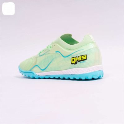 Giầy đinh đá bóng sân cỏ nhân tạo Quang Hải 19Z-VOL tặng kèm tất đá bóng