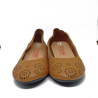 Giày nữ hoa văn Huy Hoàng da bò màu da HT7950