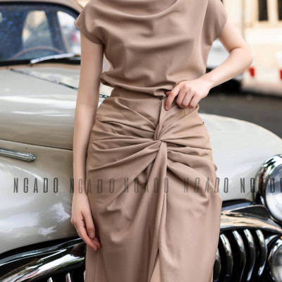 Set áo váy nâu cổ thuyền NGADO, Set áo kèm chân váy xẻ tà dáng dài , Set dạo phố dự tiệc sang chảnh