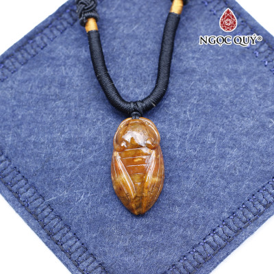 Mặt dây chuyền con ve ngọc thiền đá chalcedony mệnh hỏa, thổ - Ngọc Quý Gemstones