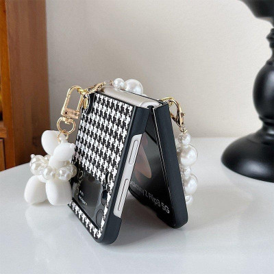 Ốp Lưng Houndstooth Cho Samsung Galaxy Z Flip 6 / Z Flip 5 / Z Flip 4 / Z Flip 3 Kèm Dây Ngọc Trai Cầm Tay