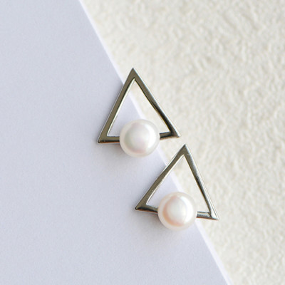 Bông tai hình tam giác đính hạt BT86