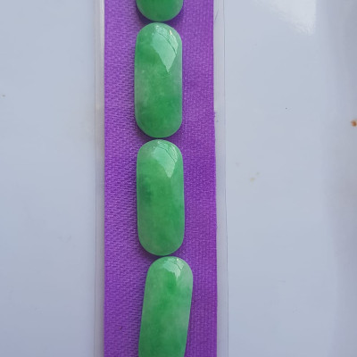 Bộ Lắc Tay Yên Ngựa Mới 4 viên Xanh Ngọc Tươi đều bóng đẹp  Size Dài 20mm x Ngang 9mm x cao 3mm Đá Ngọc Cẩm Thạch tự nhiên  Nữ mệnh mộc hỏa thủy bọc vàng đeo đẹp sang món quà tặng ý nghĩa gửi đến Mẹ và người thân ạ