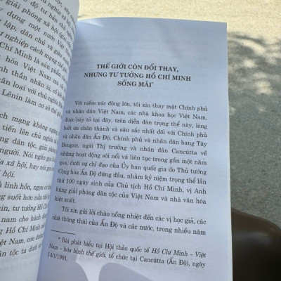(Tác phẩm từ Đại tướng Võ Nguyễn Giáp – Bản in 2024) THẾ GIỚI CÒN ĐỔI THAY, NHƯNG TƯ TƯỞNG HỒ CHÍ MINH SỐNG MÃI – Võ Nguyên Giáp – NXB Chính Trị Quốc Gia Sự Thật