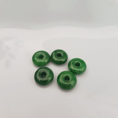 Bộ 5 đồng tiền đá cẩm thạch tự nhiên xanh ngọc đậm đều đẹp  Nữ Phối vòng tay,mặt dây chuyền vàng đeo cực kỳ xinh xắn ạ  Size hạt 9mm x dầy 3,8mm x lỗ ở giữa đk 2mm mệnh Thủy Mộc Hỏa ạ