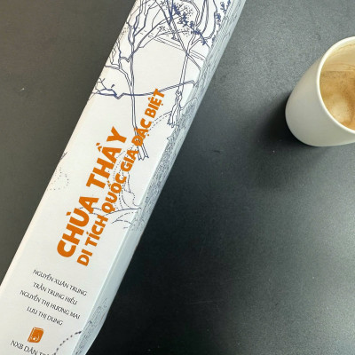 (Bìa vải – in màu) CHÙA THẦY - DI TÍCH QUỐC GIA ĐẶC BIỆT – Nhiều tác giả - Nxb Dân Trí 