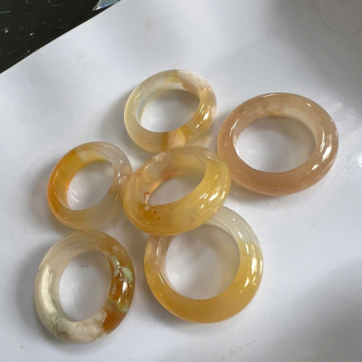 Nhẫn Nữ mới Đá Mã Não Bông Vàng Trắng Đậm Nhạt Bóng Đẹp Ni 17mm Cao 7mm Dầy 4mm Chị em Nữ mệnh Kim mệnh Thủy mệnh Thổ đeo lên tay xinh xắn may mắn ạ