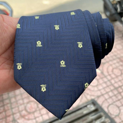 Mẫu Cavat nam trung niên hot nhất 2020 chất liệu ba lớp thêu hoa văn vàng tinh tế GiangPKC