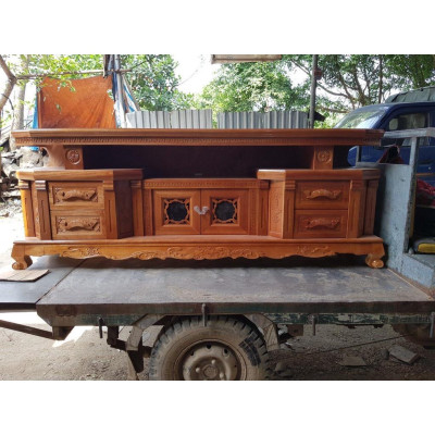 Kệ tivi vát cạnh gỗ xoan đào dài 2m màu cánh gián vân gỗ tự nhiên gỗ đã được xử lý tẩm sấy chống mối mọt sơn PU