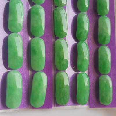 Bộ Lắc Tay Yên Ngựa Mới 4 viên Xanh Ngọc Tươi đều bóng đẹp  Size Dài 20mm x Ngang 9mm x cao 3mm Đá Ngọc Cẩm Thạch tự nhiên  Nữ mệnh mộc hỏa thủy bọc vàng đeo đẹp sang món quà tặng ý nghĩa gửi đến Mẹ và người thân ạ