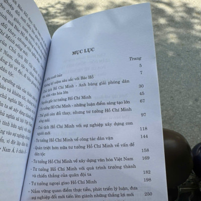 (Tác phẩm từ Đại tướng Võ Nguyễn Giáp – Bản in 2024) THẾ GIỚI CÒN ĐỔI THAY, NHƯNG TƯ TƯỞNG HỒ CHÍ MINH SỐNG MÃI – Võ Nguyên Giáp – NXB Chính Trị Quốc Gia Sự Thật