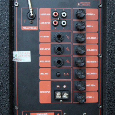 Loa Kéo Di Động Karaoke Bass 30 U.B.L LK-30U1 (600W) 3 Tấc - Chính Hãng