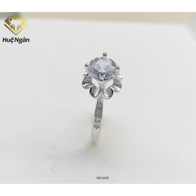 Nhẫn bạc 925 Huệ Ngân - 4 chấu Cánh hoa viền đá 6 li RR1609