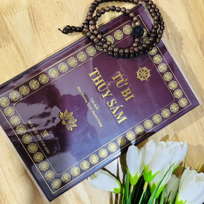 Kinh Từ Bi Thủy Sám Pháp ( Bìa cứng ép kim, bản đẹp giấy chống mõi mắt , khổ 24x16 - tặng bao sách)