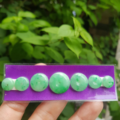 Bộ Trang Sức Lắc Tay Gồm Dãy 7 Đồng Tiền Xanh lớn nhỏ đều quá đẹp  Chất liệu đá cẩm thạch tự nhiên mệnh mộc hỏa thủy  Nữ bọc vàng làm lắc tay đeo rất đẹp tuyệt vời ạ