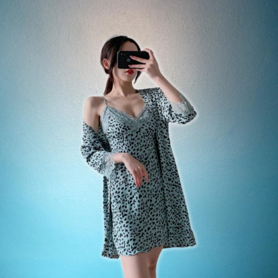 Set áo choàng kèm váy ngủ 2 dây gợi cảm VILADY - S109 kiểu tay dài phối ren bo gấu xinh Sexy chất liệu lụa Pháp (lụa latin) cao cấp 