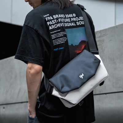 Túi đeo chéo nam phong cách mới  - BEE GEE TDCN9164