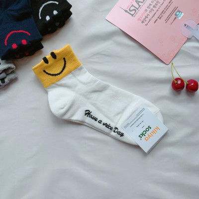 Tất vớ nữ cổ cao mặt cười Kikiya Hàn Quốc W-C-017