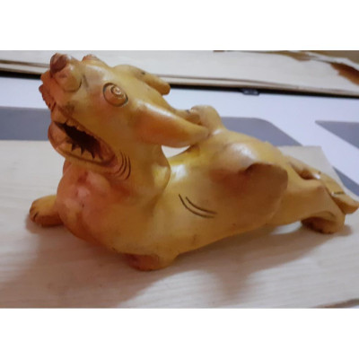 Con kỳ lân bằng gỗ