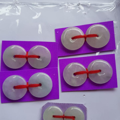 Đôi bông tai đá cẩm thạch trắng tự nhiên đẹp Size đk 15mm x dầy 3mm Nữ về bọc làm đôi bông tai vàng đeo đẹp ạ Mệnh Kim Thủy hợp ạ Chất liệu đá cẩm thạch tự nhiên