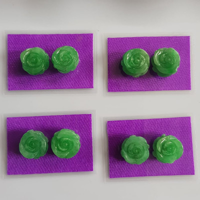 Đôi bông tai mới bông hồng nổi cao sịn đẹp xanh Ngọc tươi size đk 9,5mm x Cao 5mm Chất liệu đá ngọc cẩm thạch tự nhiên xanh ngọc tươi đều sịn bóng mượt đẹp nữ về bọc vàng lên đeo sang lắm ạ