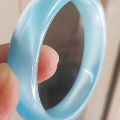 Vòng tay nữ đá mắt mèo Xanh dương nhẹ bản hẹ mới Ni 53mm x cao 12mm x dầy 6,5mm Nữ 49kg - 54kg đeo Vòng màu xanh dương nhẹ xinh tươi đẹp rẻ lắm chuẩn hợp nữ mệnh thuỷ mệnh mộc ạ