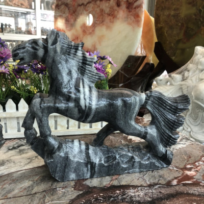 Tượng Ngựa phong thủy rước công danh tài lộc đá cẩm thạch vân đen để bàn - Dài 25 cm