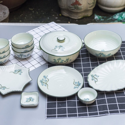 Bộ sản phẩm đồ ăn vẽ hoa sen xanh gốm sứ Bát Tràng