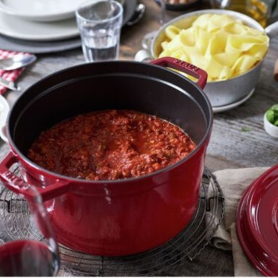 Nồi Gang STAUB Tròn Cao Màu Đỏ Cherry - 24cm (4.75L)