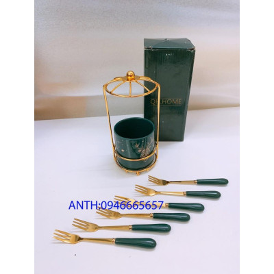 Bộ giỏ sứ màu xanh cổ vịt kèm 6 dĩa sứ vàng