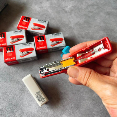 DỤNG CỤ BẤM KIM SỐ 10 - SX tại Ấn Độ - Nhựa dày, thép không gỉ. Văn phòng phẩm, dụng cụ học sinh. Chuyên phục vụ Sp Gia