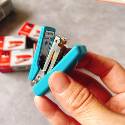 DỤNG CỤ BẤM KIM SỐ 10 - SX tại Ấn Độ - Nhựa dày, thép không gỉ. Văn phòng phẩm, dụng cụ học sinh. Chuyên phục vụ Sp Gia