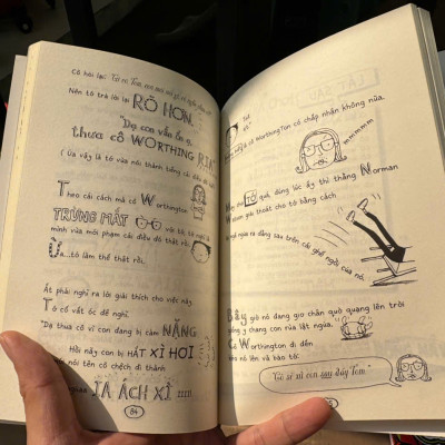 (Bản Song Ngữ – Bộ 4 cuốn) THẾ GIỚI TUYỆT VỜI CỦA TOM GATES – Liz Pichon – Hà Giang Books