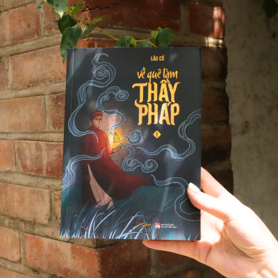 Sách - Về Quê Làm Thầy Pháp - Tập 1 - Tặng Kèm Bookmark Bế Hình Quả Chuông