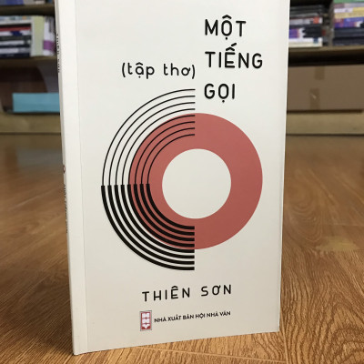 Combo Dưới Trăng Và Một Bậc Cửa (Nguyễn Quang Thiều) + Một Tiếng Gọi (Thiên Sơn) (tuyển tập thơ có chữ ký tặng của hai tác giả)