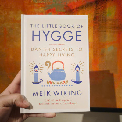 Sách - The Little Book of Hygge: Danish Secrets to Happy Living (The Happiness Institute Series) by Meik Wiking/Consciousness & Thought