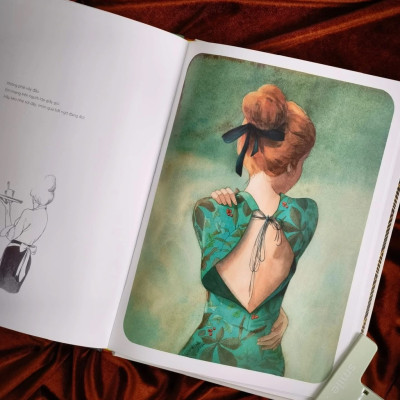 Sách - Khi Yêu - Phiên bản Khổ lớn Bìa gỗ