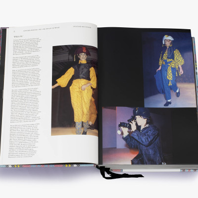 Artbook - Sách Tiếng Anh - Vivienne Westwood Catwalk